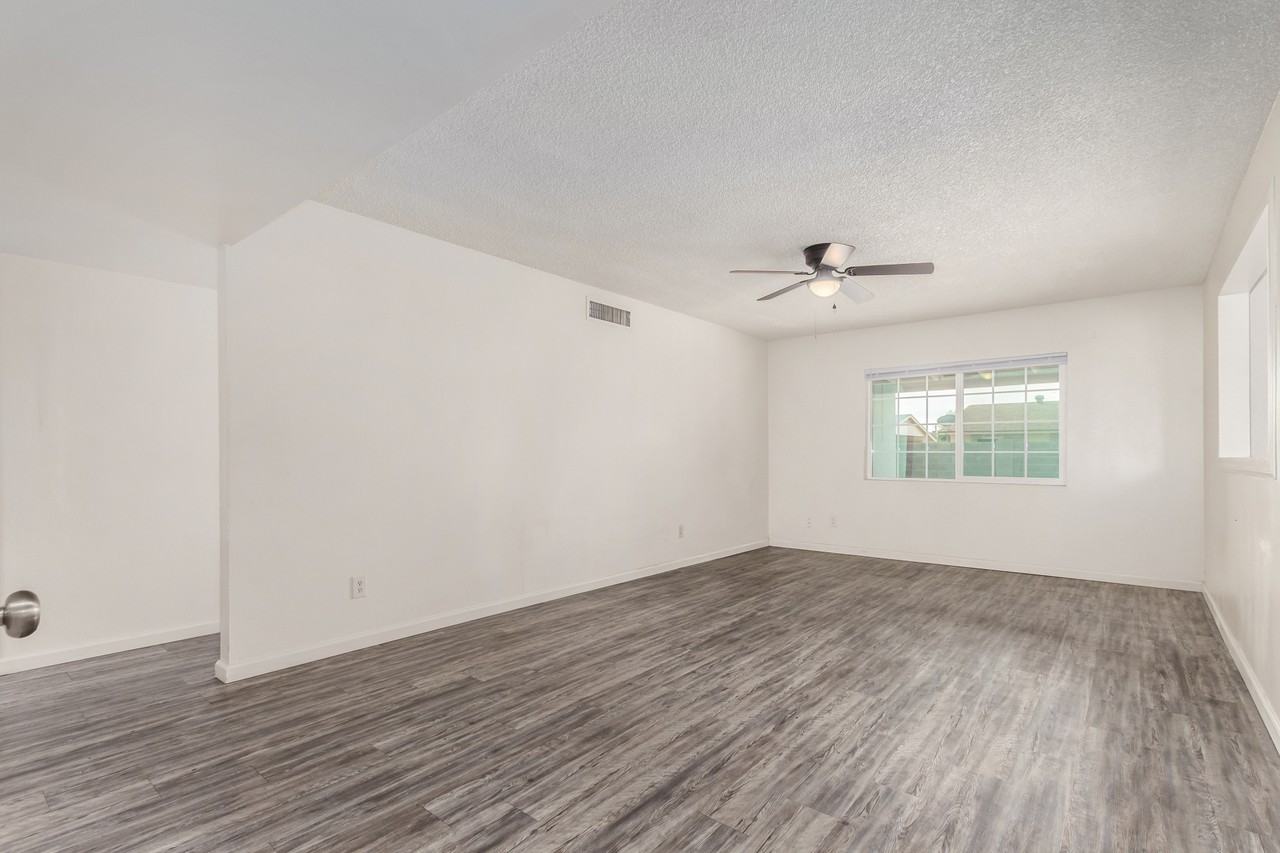 5955 West Mitchell Drive - Photo 2 of 21