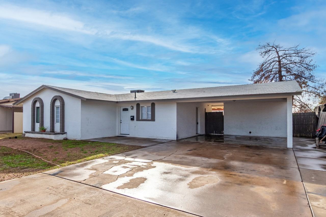 5955 West Mitchell Drive - Photo 5 of 21