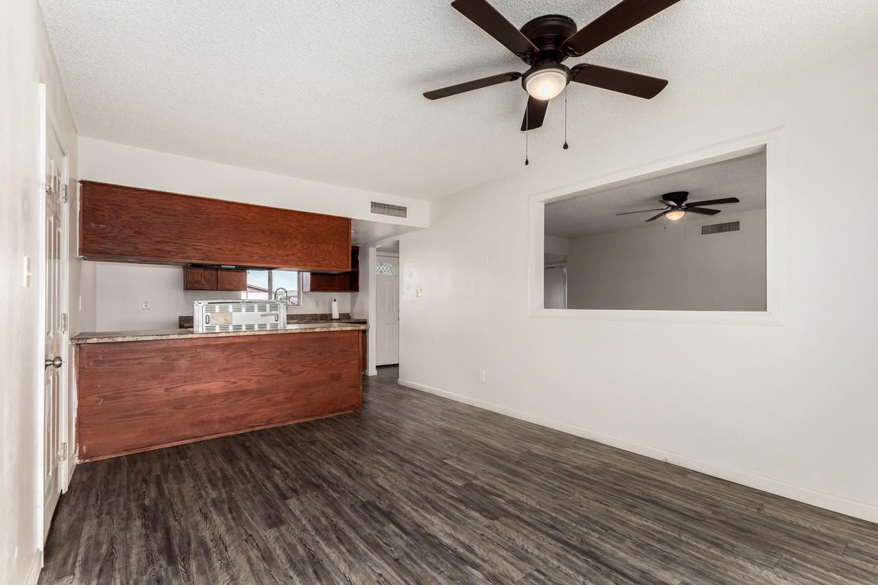 5955 West Mitchell Drive - Photo 6 of 21