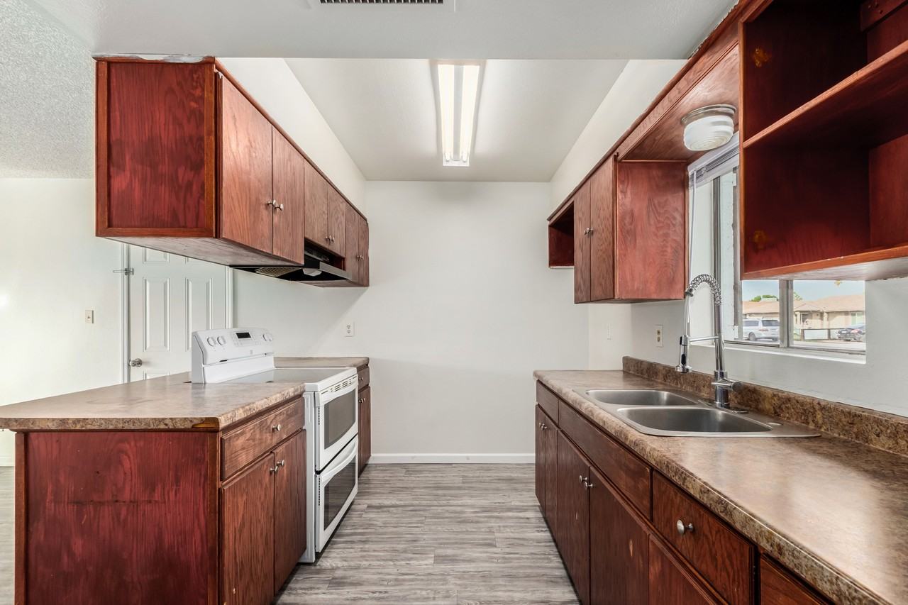 5955 West Mitchell Drive - Photo 7 of 21