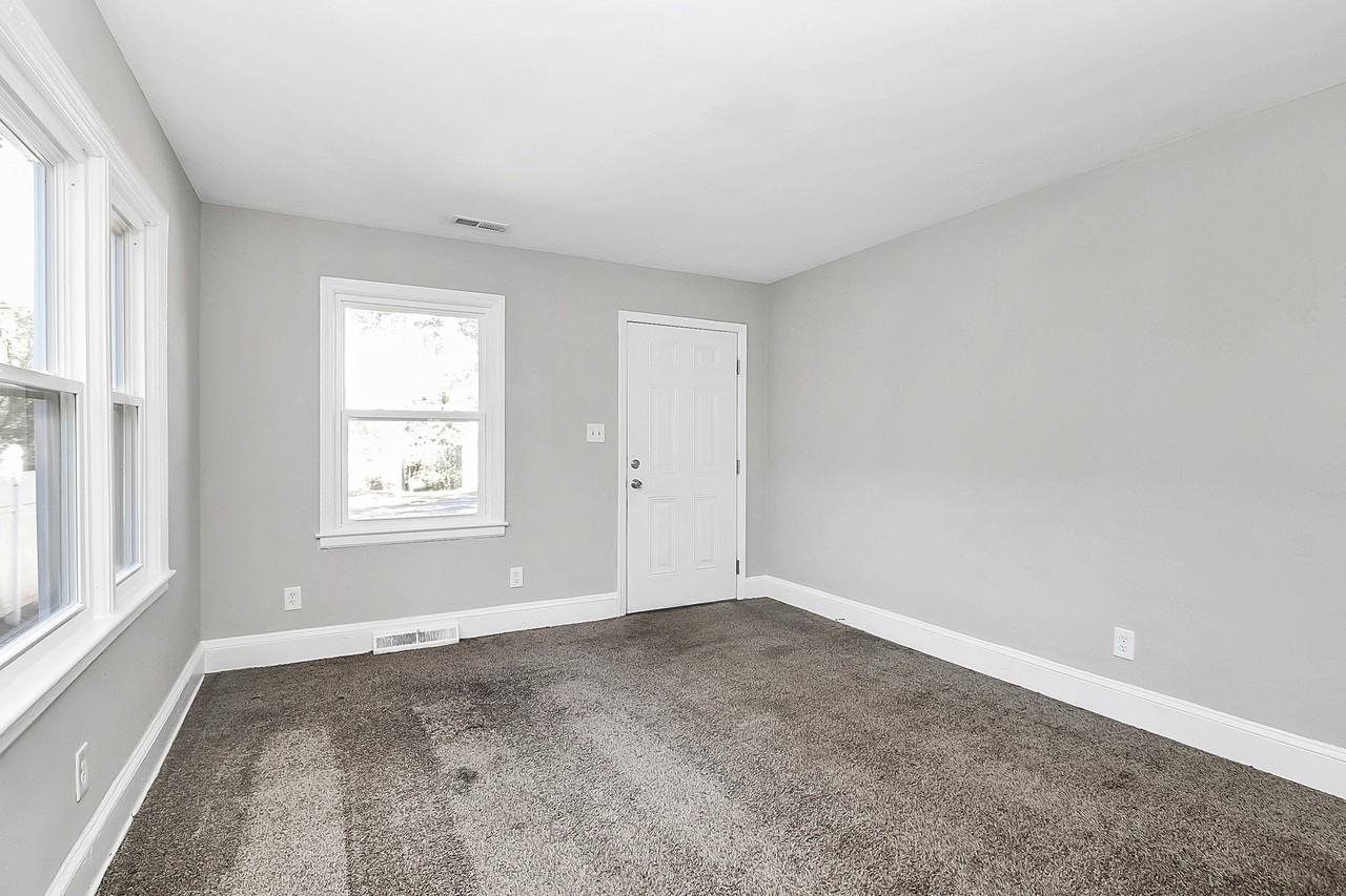 3503 Meredith Avenue - Photo 4 of 29