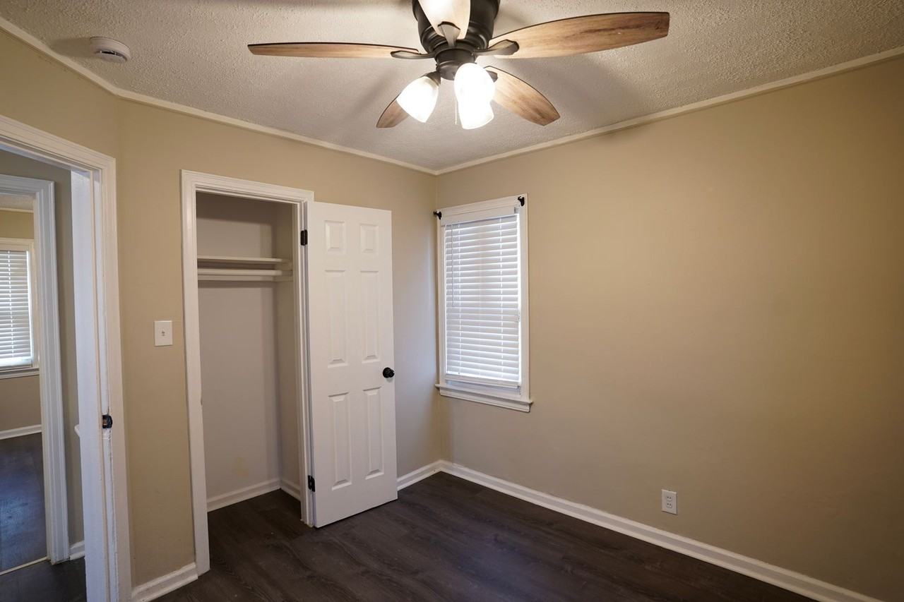 18499 Vaughan St - Photo 5 of 7