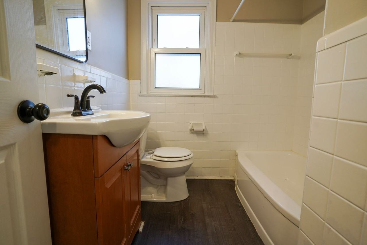 18499 Vaughan St - Photo 6 of 7