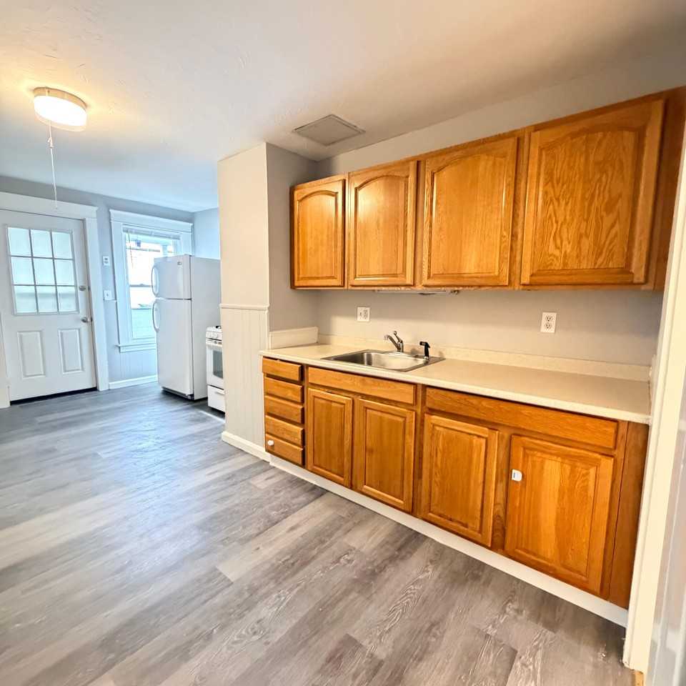 124 3rd Street - Photo 4 of 8