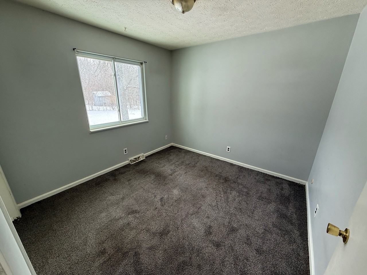 1591 Mohawk Dr - Photo 4 of 8