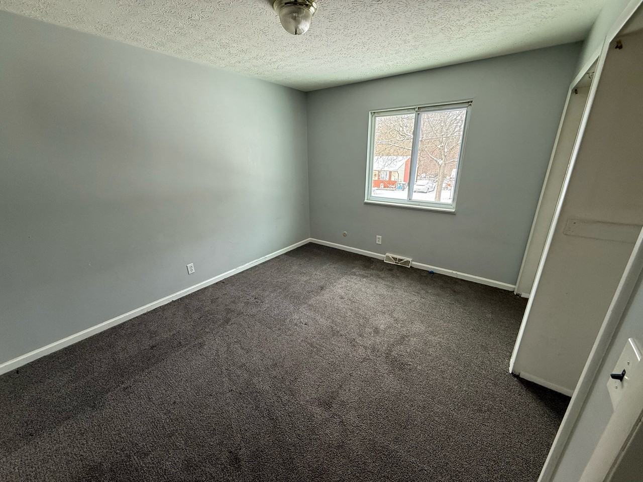 1591 Mohawk Dr - Photo 5 of 8