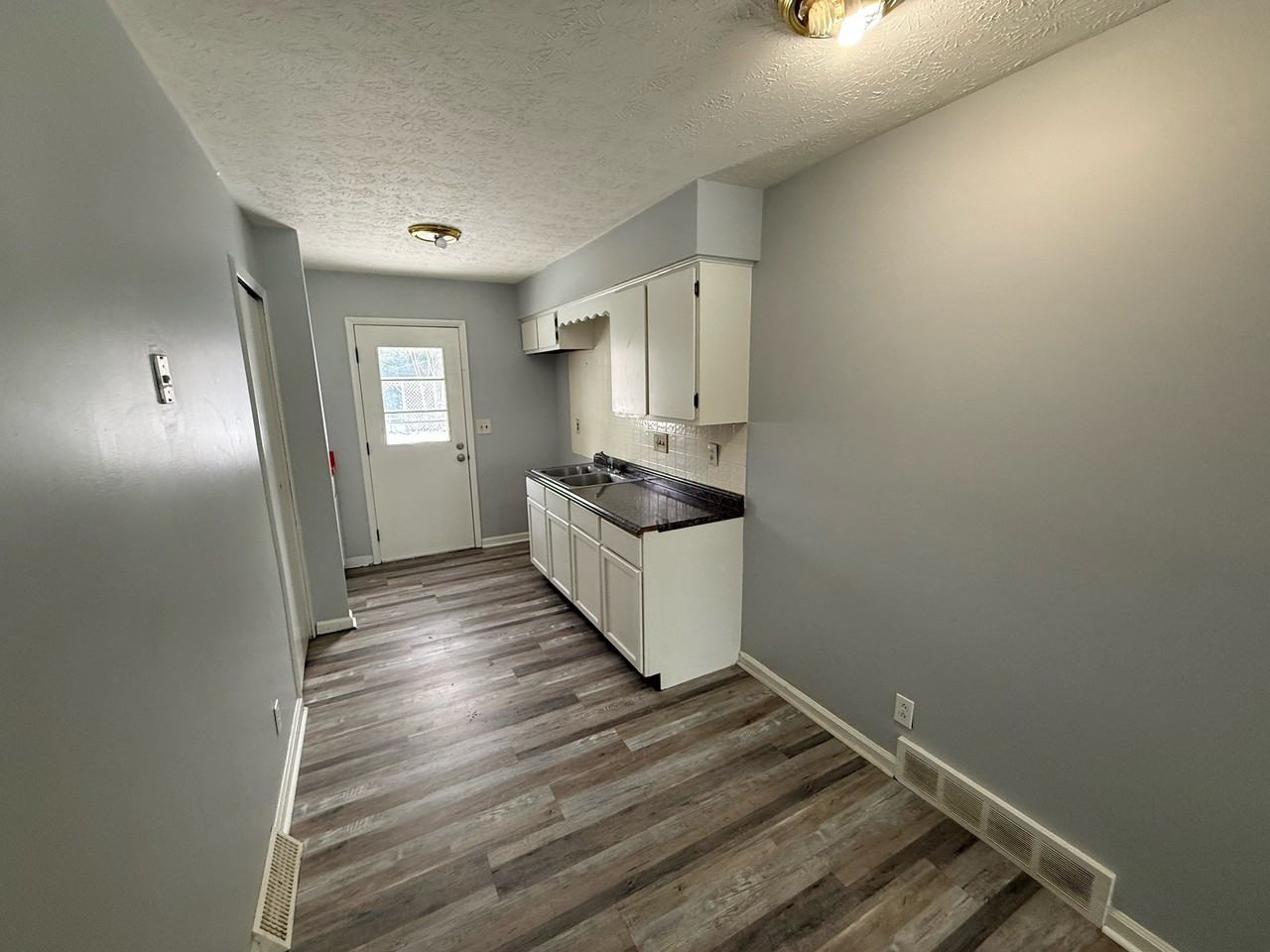 1591 Mohawk Dr - Photo 6 of 8