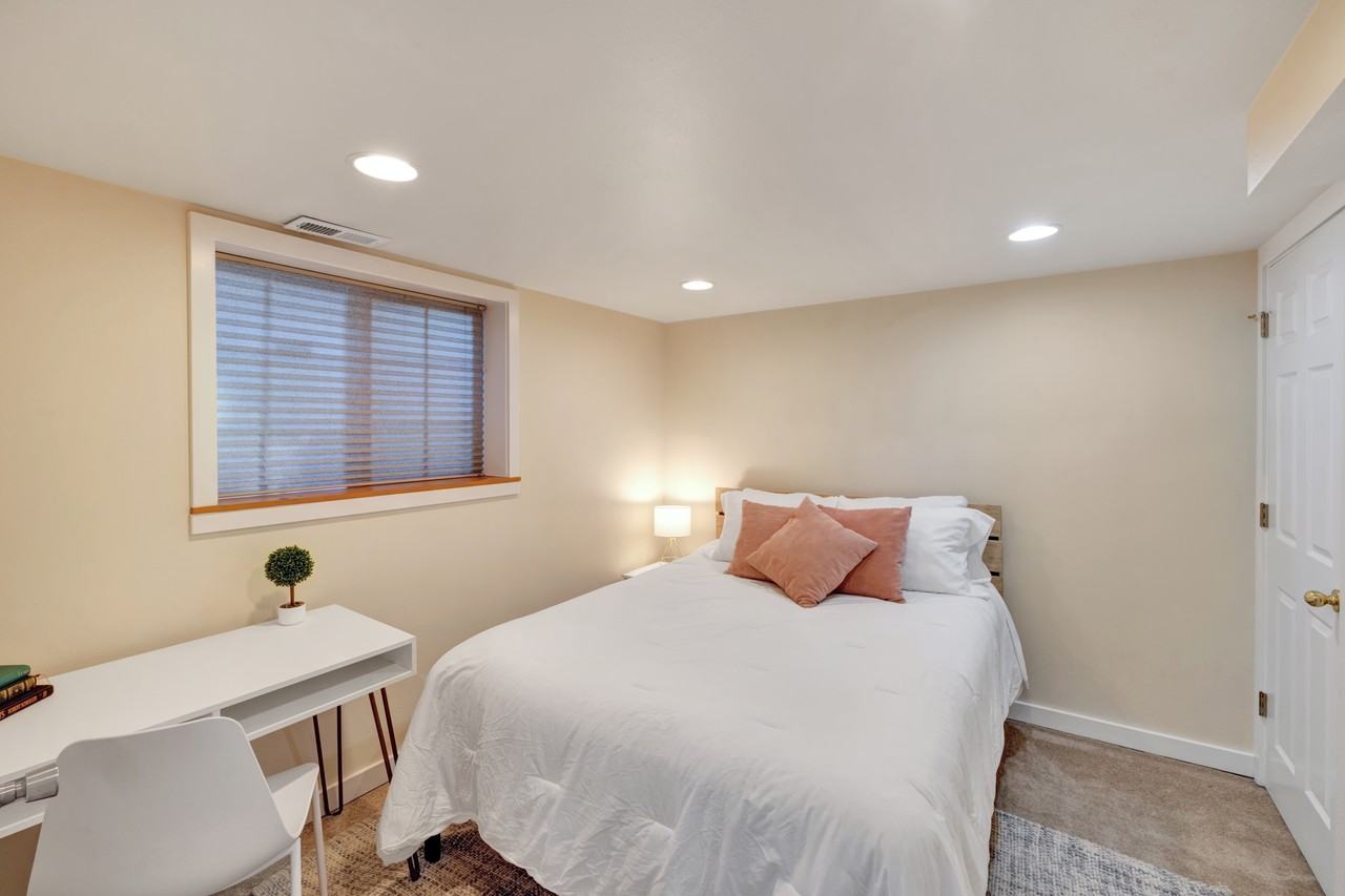 7911 5th Avenue Northeast #LL - Photo 5 of 9