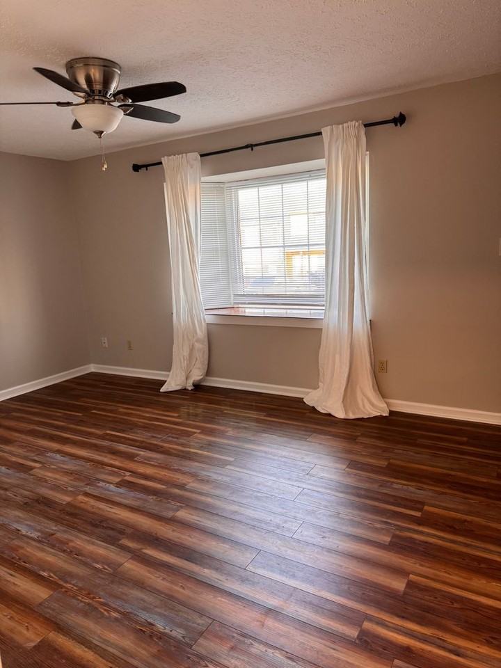 164 Kitty Hawk Sq - Photo 3 of 29