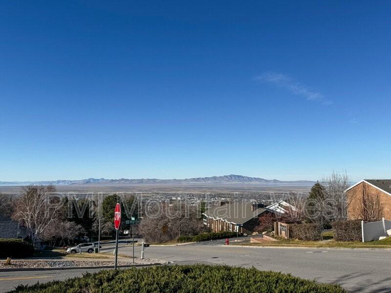 1123 Southeast - Photo 5 of 50