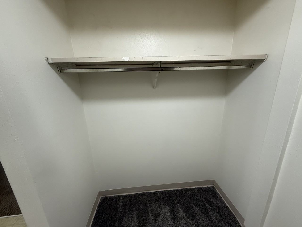 222 S Greenwood St - 18 PLEX - Photo 2 of 10