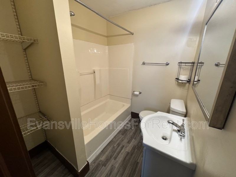 1112 W Tennessee St - Photo 6 of 11