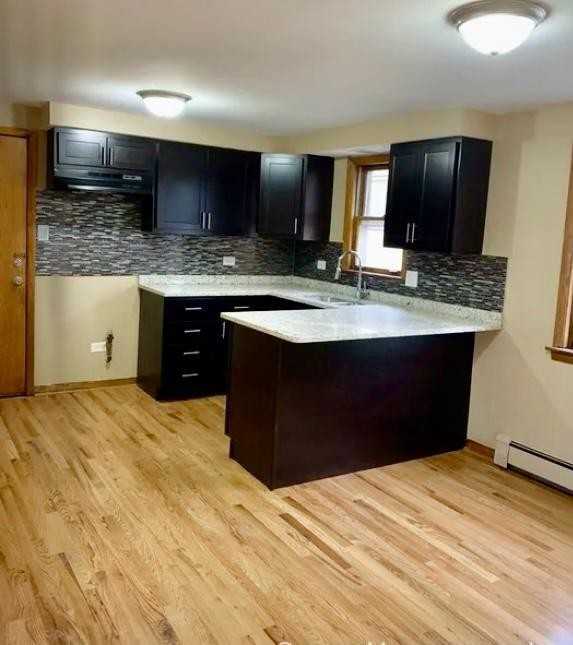 7901 South Sacramento Avenue - Photo 3 of 12