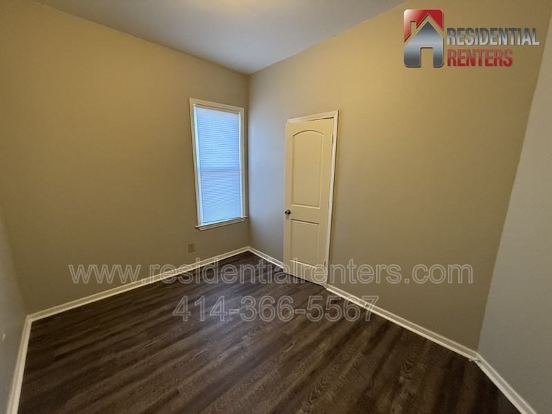 2135 N 44th St - Photo 4 of 30