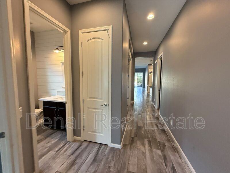 20618 W Edgemont Ave - Photo 3 of 35