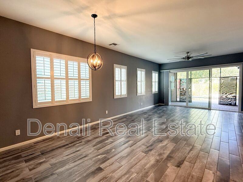 20618 W Edgemont Ave - Photo 4 of 35