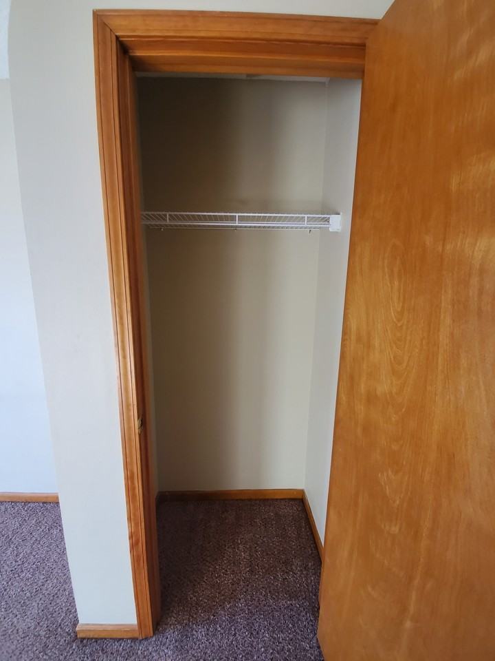 904 E Ohio St - Photo 3 of 10