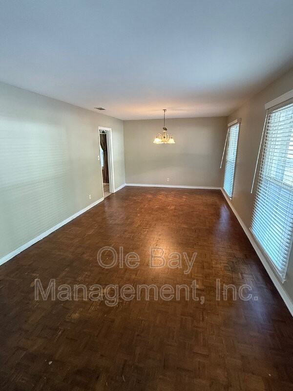 5555 Vanderbilt Dr N - Photo 2 of 11