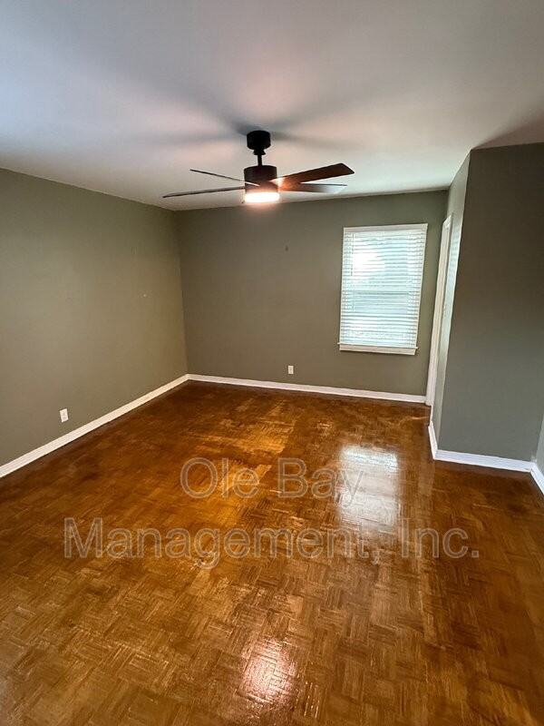 5555 Vanderbilt Dr N - Photo 7 of 11