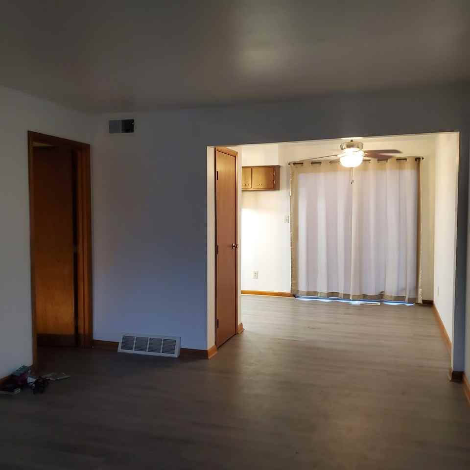 834 Jackson Lane - Photo 4 of 17