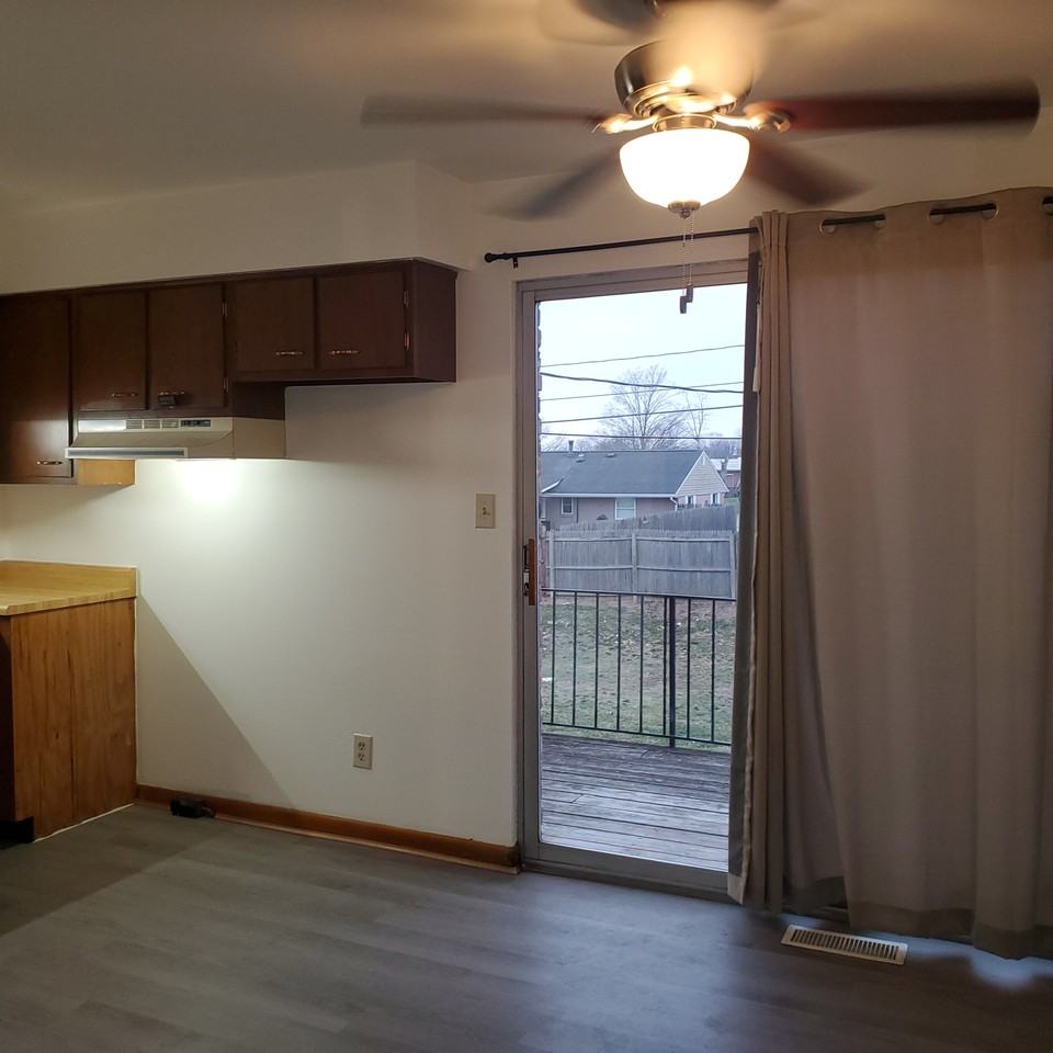 834 Jackson Lane - Photo 7 of 17