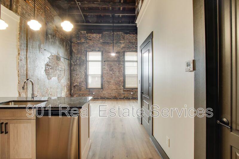 124 Monroe Ave #205 - Photo 2 of 17