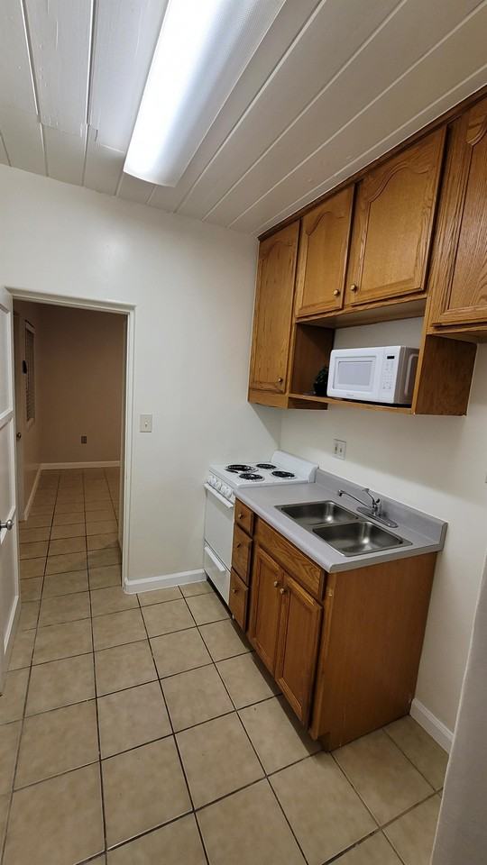 38818 Yermo Road - Photo 4 of 20