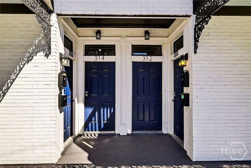 312 W 42nd St - Photo 3 of 13