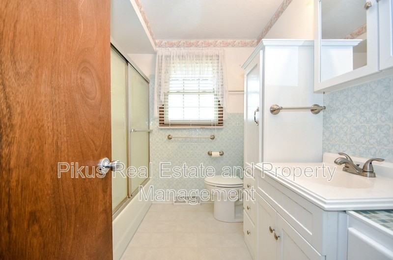 1932 Otterbin St - Photo 6 of 11