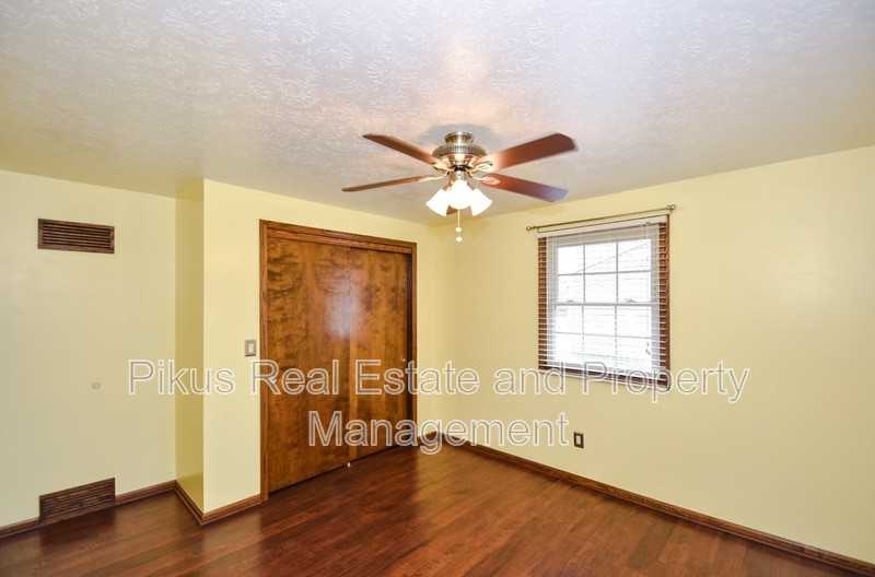 1932 Otterbin St - Photo 7 of 11