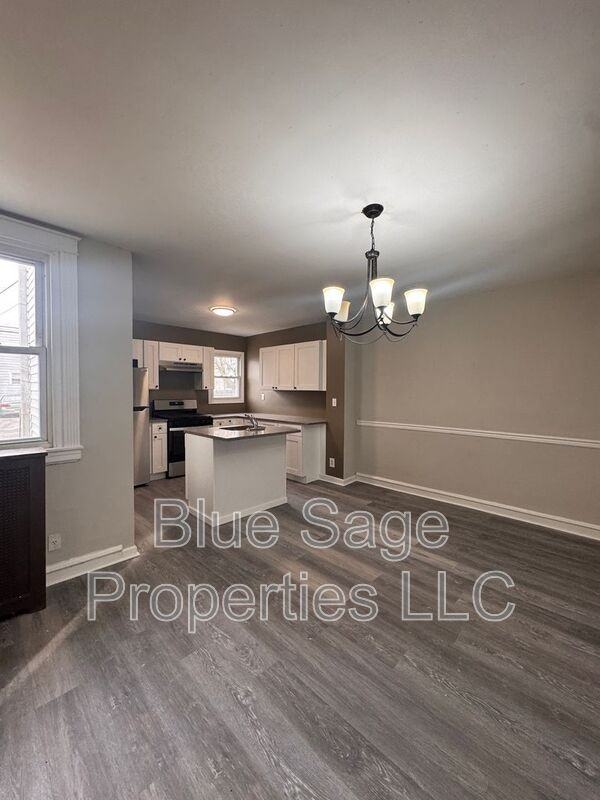 145 N Madison Ave - Photo 5 of 23