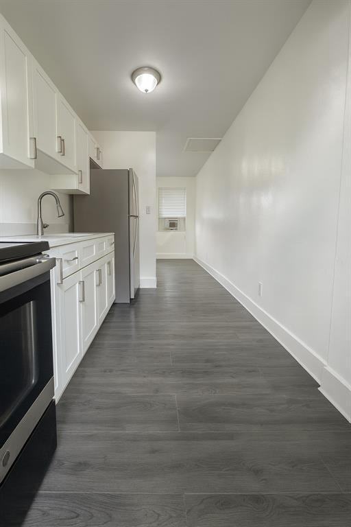 715 Northwest 15th Terrace #2 - Photo 3 of 6