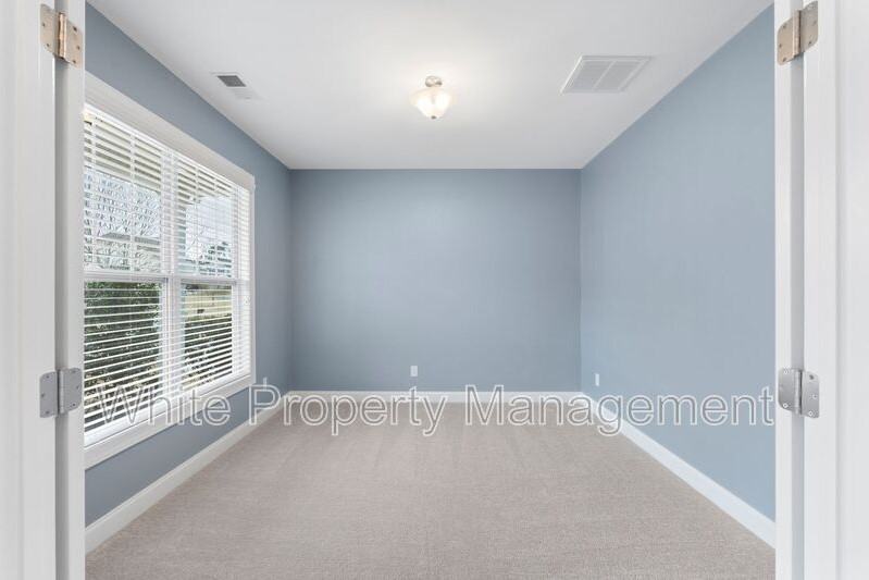 541 Daventry Ct - Photo 3 of 26