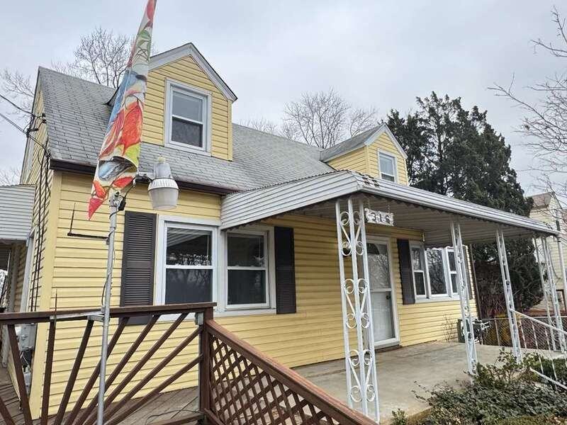 316 Holy Cross Rd - Photo 3 of 38