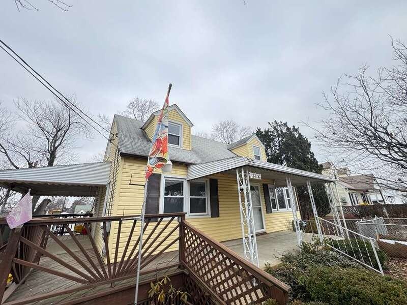 316 Holy Cross Rd - Photo 4 of 38