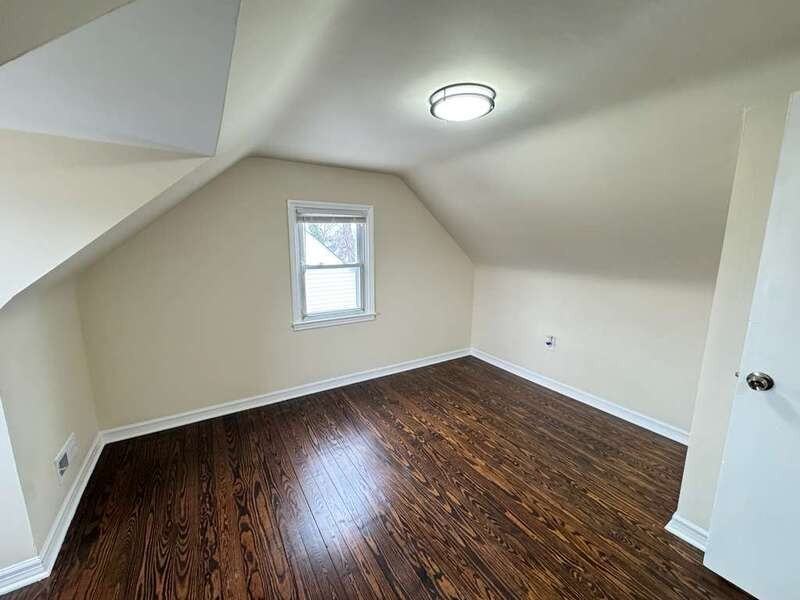 316 Holy Cross Rd - Photo 6 of 38