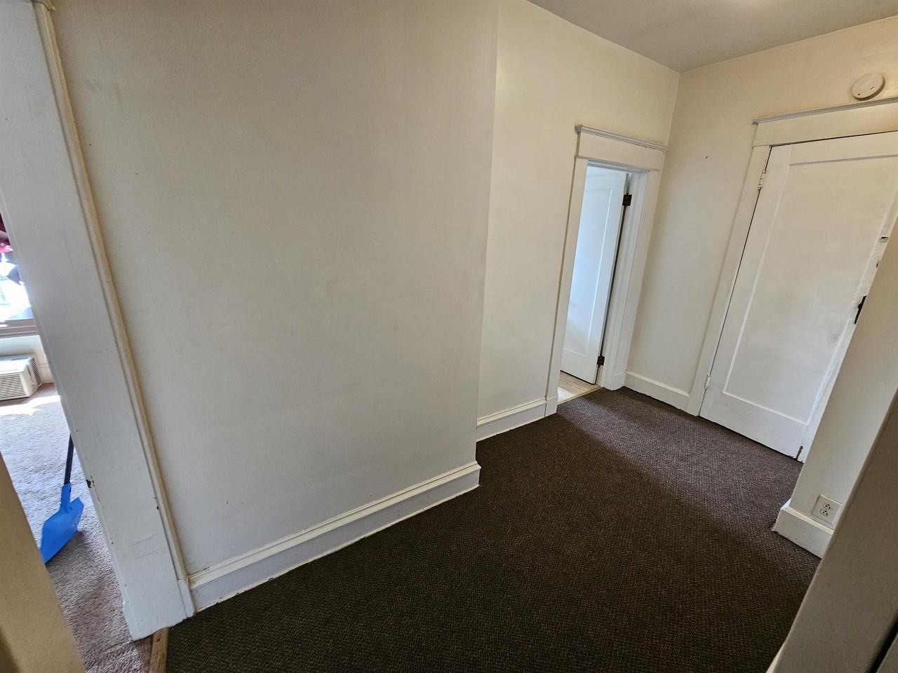 401 Wheeling Avenue - Photo 5 of 23