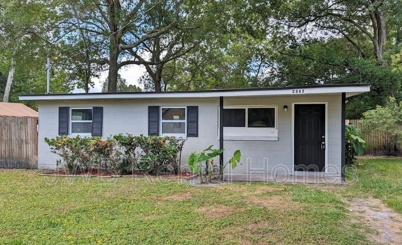 2862 W 8th St - Photo 2 of 9