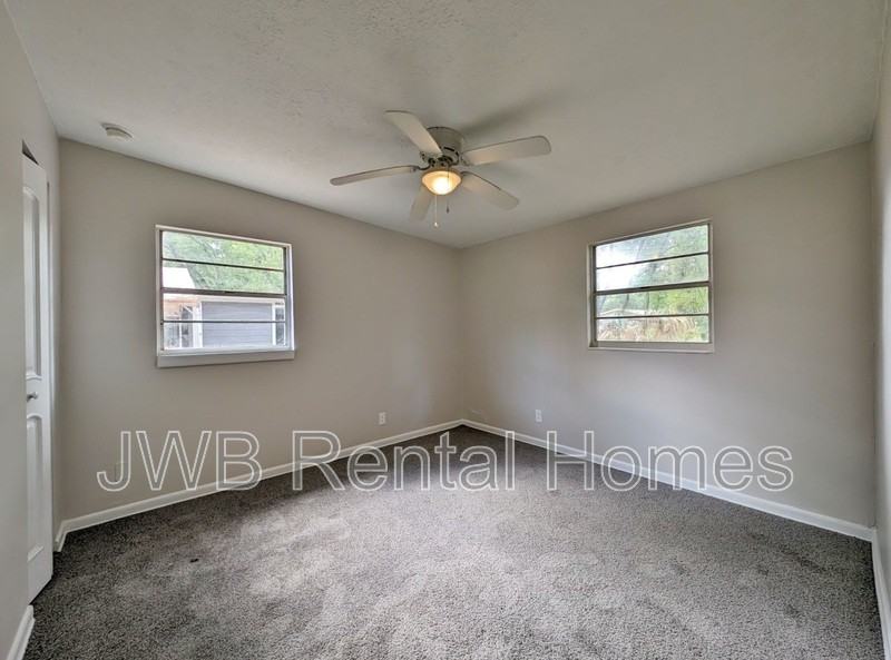 2862 W 8th St - Photo 5 of 9