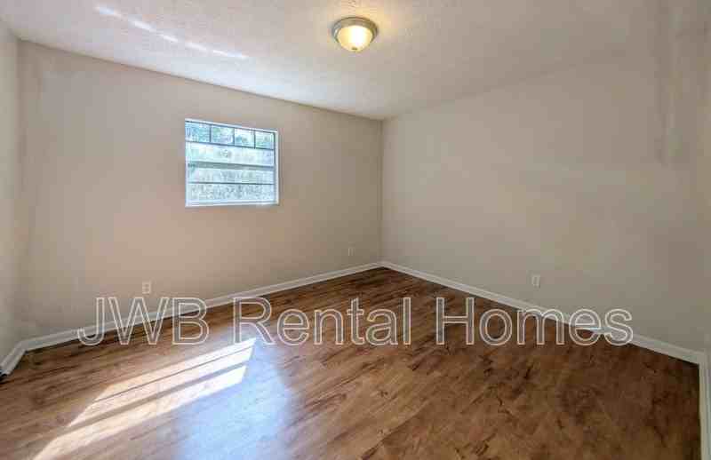 2859 Yellow Pine Ct #8 - Photo 7 of 14