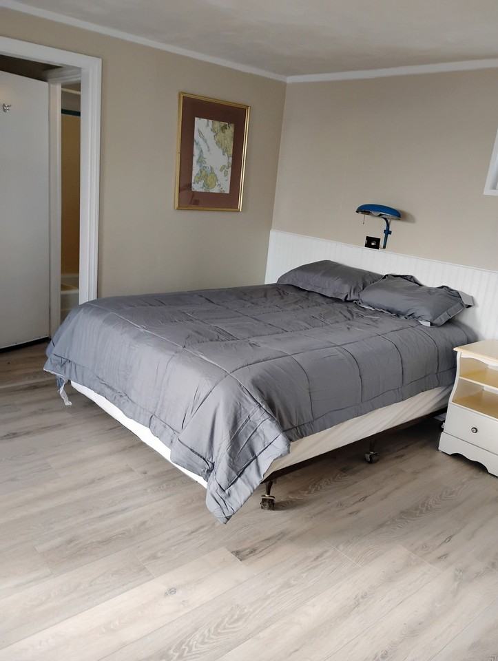 196 Searsport Avenue - Photo 2 of 6