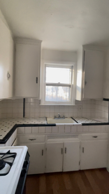 19501 Hoover St - Photo 3 of 5