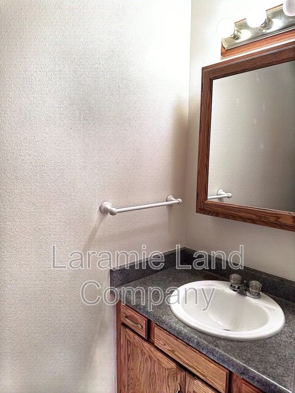 1675 N 6th St - Photo 5 of 7