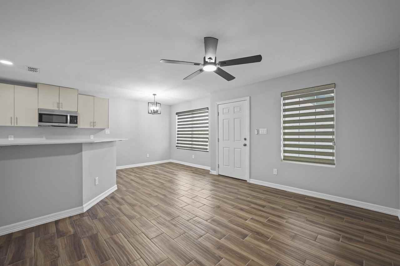 Legance - Photo 2 of 50