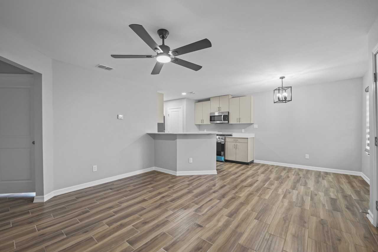 Legance - Photo 3 of 50