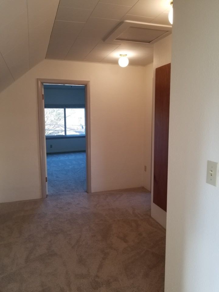 5116 Meridian Avenue North #1/2 - Photo 6 of 17