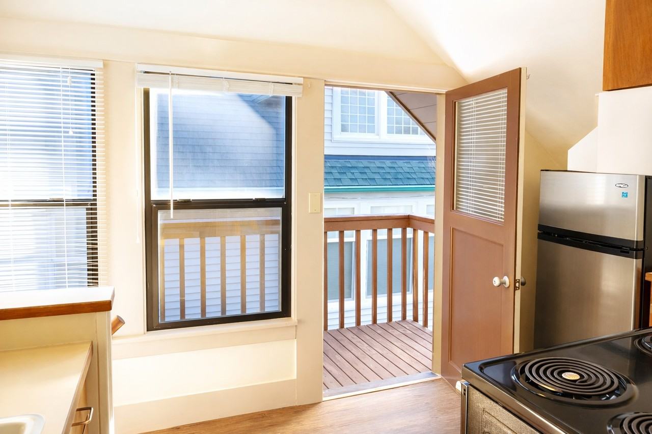 5116 Meridian Avenue North #1/2 - Photo 3 of 17