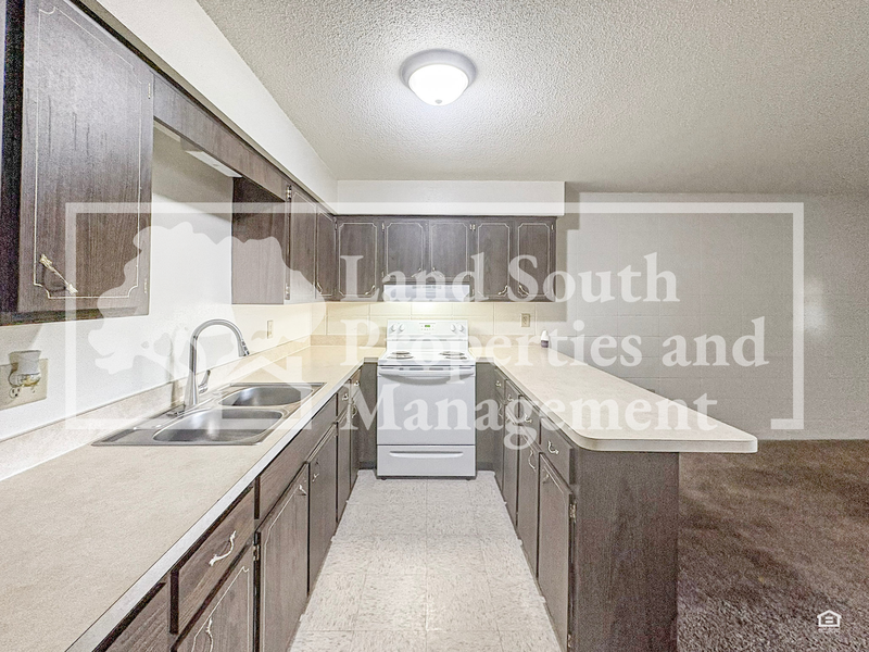 815 W Carole St #3 - Photo 5 of 12