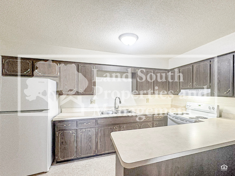 815 W Carole St #3 - Photo 6 of 12