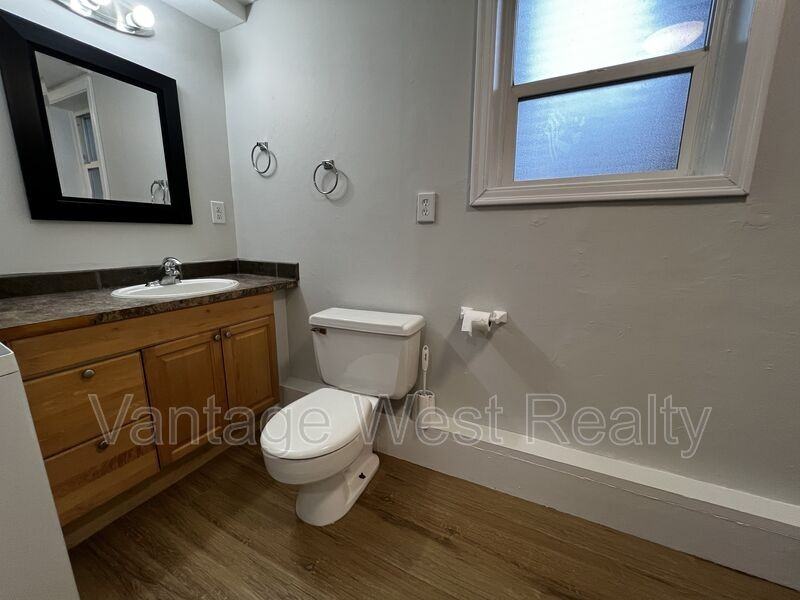 1861 - Photo 3 of 12